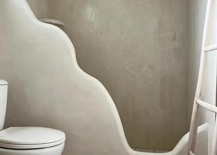 Parostalkinghouse بيت للعطل بوسي لِفاذي