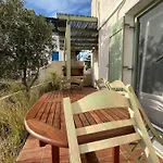 Parostalkinghouse * Piso Livadi