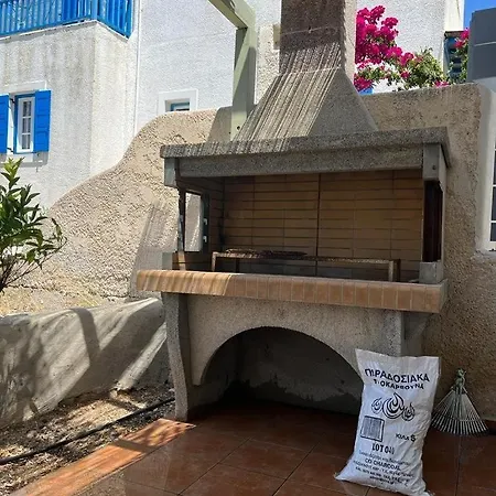 Semesterbostad Parostalkinghouse Piso Livadi